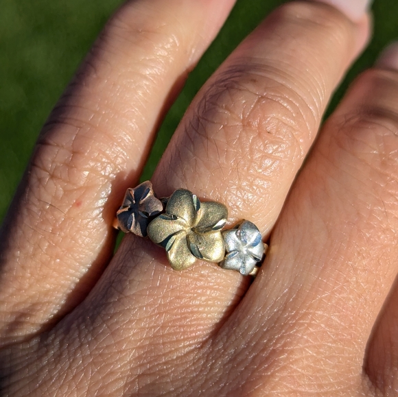 Solid 14K Yellow Rose White Tri Color Plumeria Ring - Picture 5 of 7